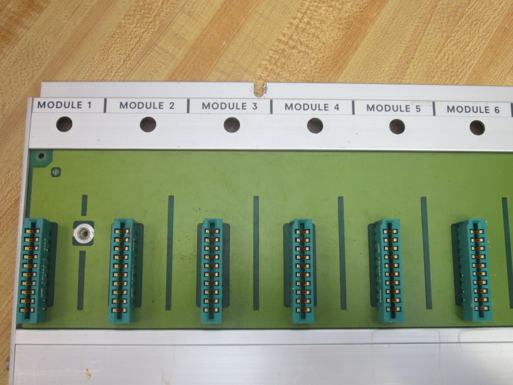 Uticor 75C48 8-Slot Chassis Rack