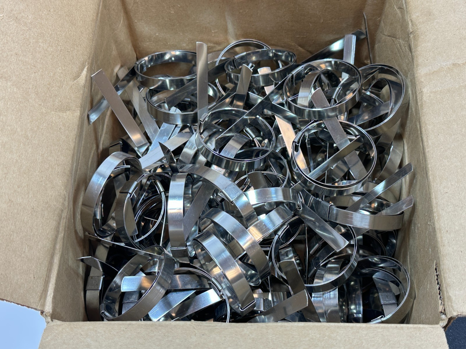 🇺🇸 Punch-Lok USA 100PC BOX P-316-S Preformed Clamps Stainless Steel 2″ x 3/8″