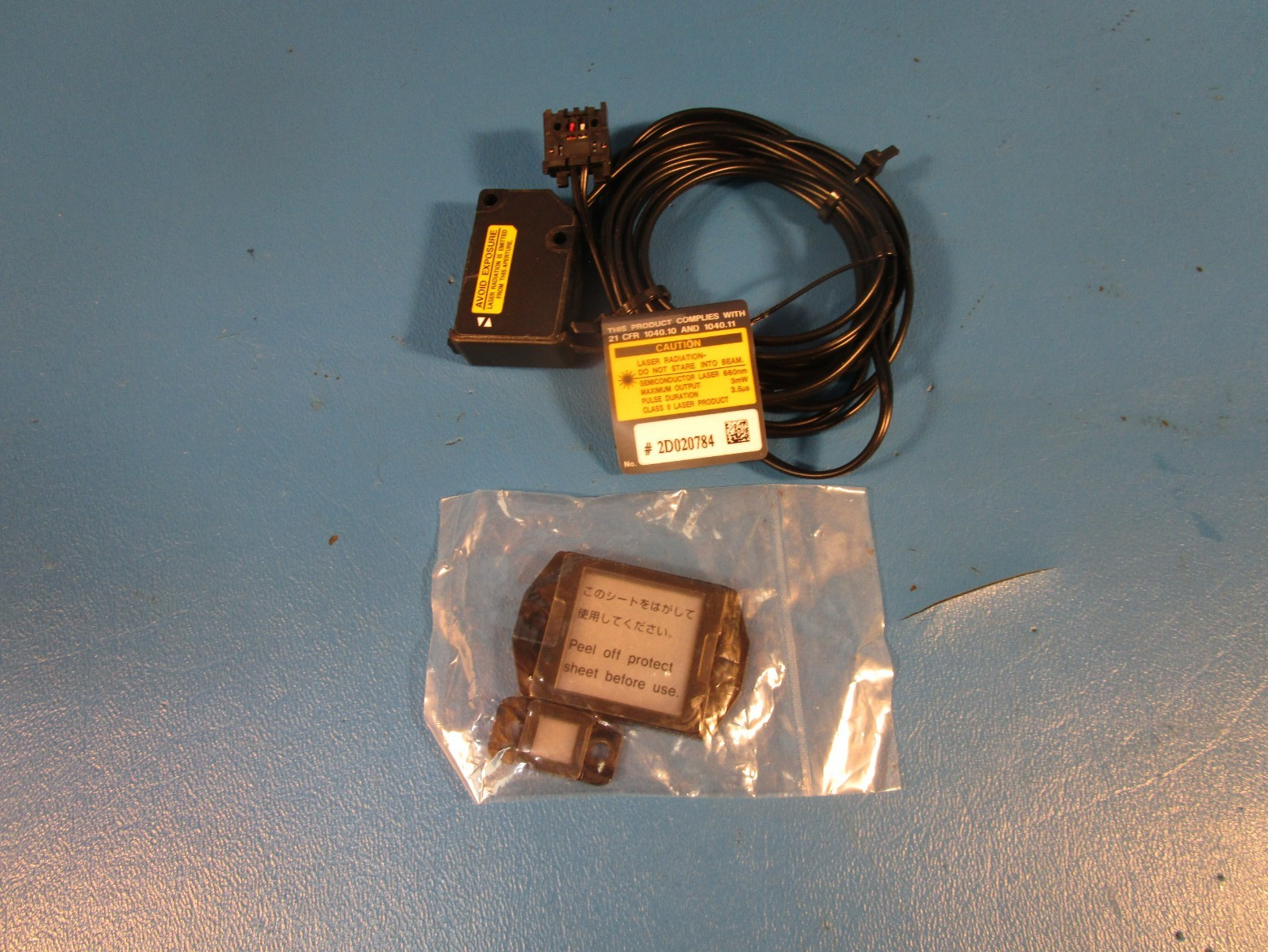 Keyence LV-H62, retro-reflective Sensor Head, Spot Type, Visible Red Semiconduct