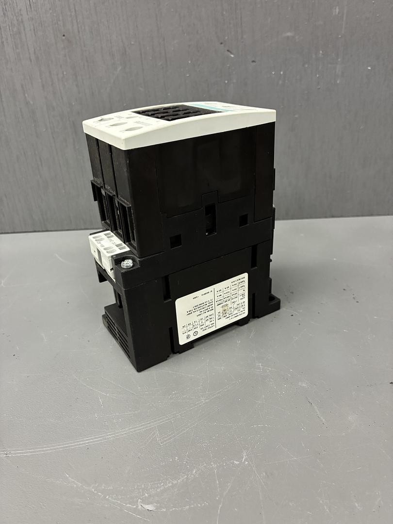 Siemens 3RT1035-3B Contactor – 3-Pole, 55A, 110V AC Coil GHC-37
