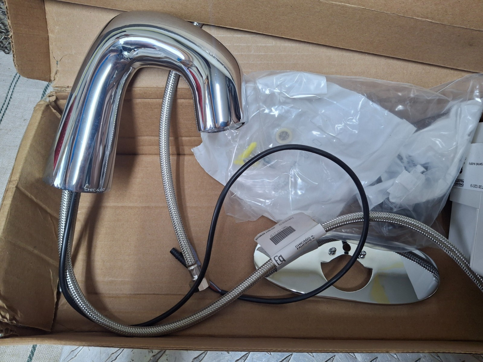 Chicago Faucet Er-AI24-41ABCP Sink Control Box EQ Curved Polished Chrome
