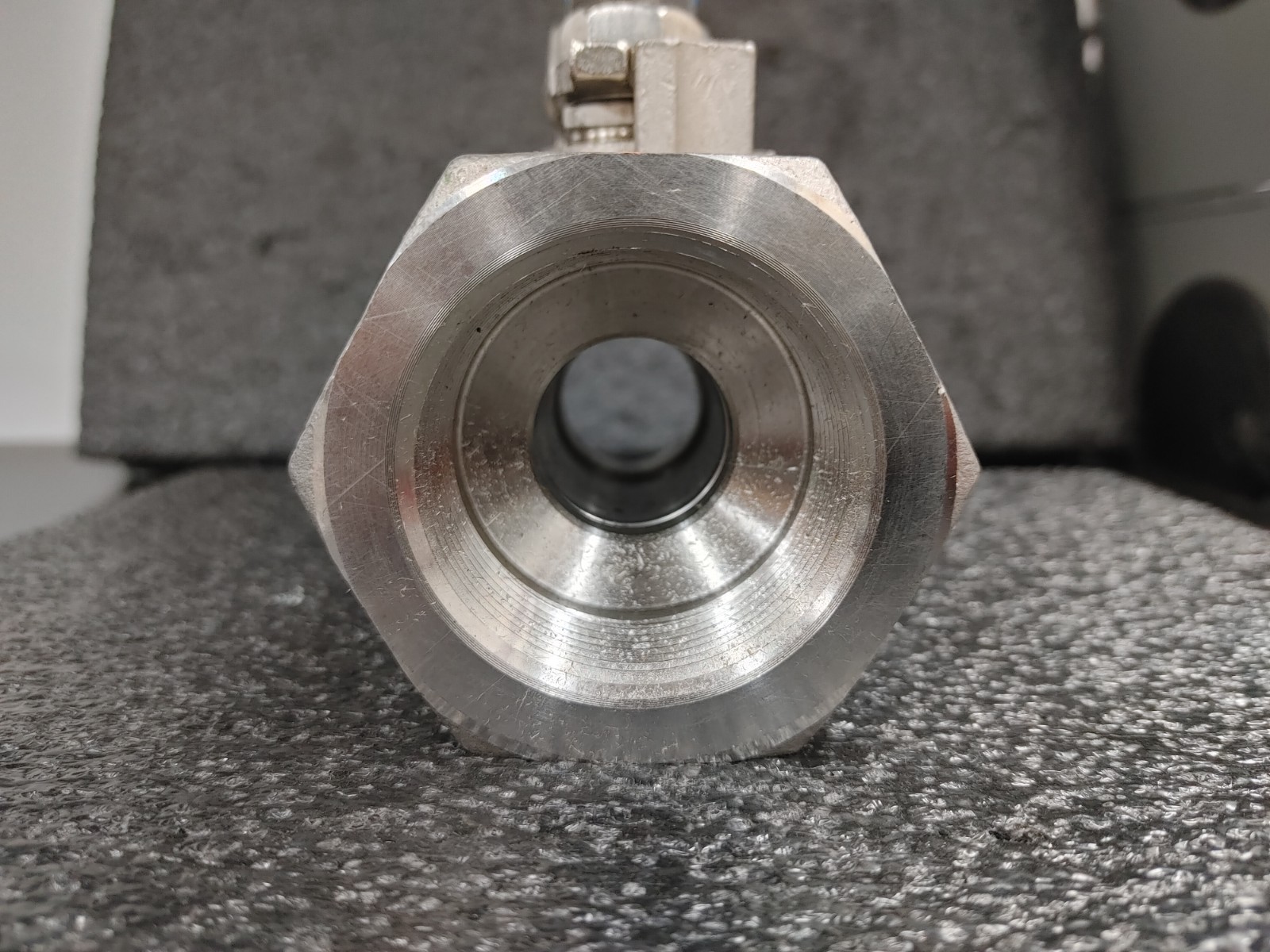 VELAN S07-B0213-SSEA HB2000 1 1/2″ 2000 WOG CF8M Memoryseal Resilient Ball Valve