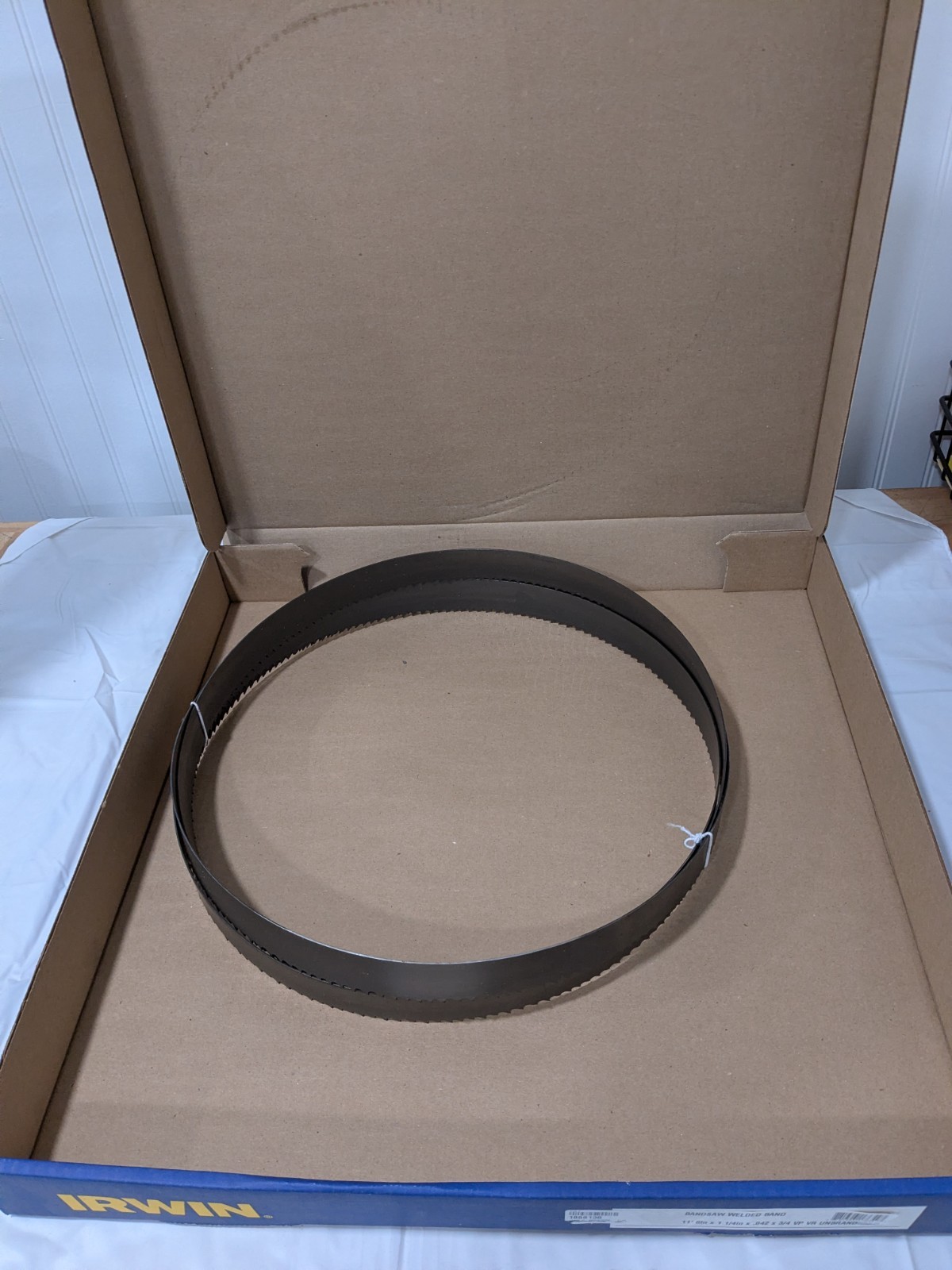 Irwin Welded Bandsaw Blade: 11′ 6 Long x 1-1/4″ Wide x 3 to 4 TPI 1888136