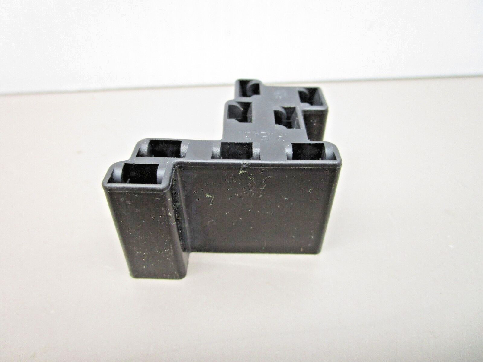 Delphi Packard 56-Series GM Terminal Housing and Sockets 8-Way Female Black 16ga