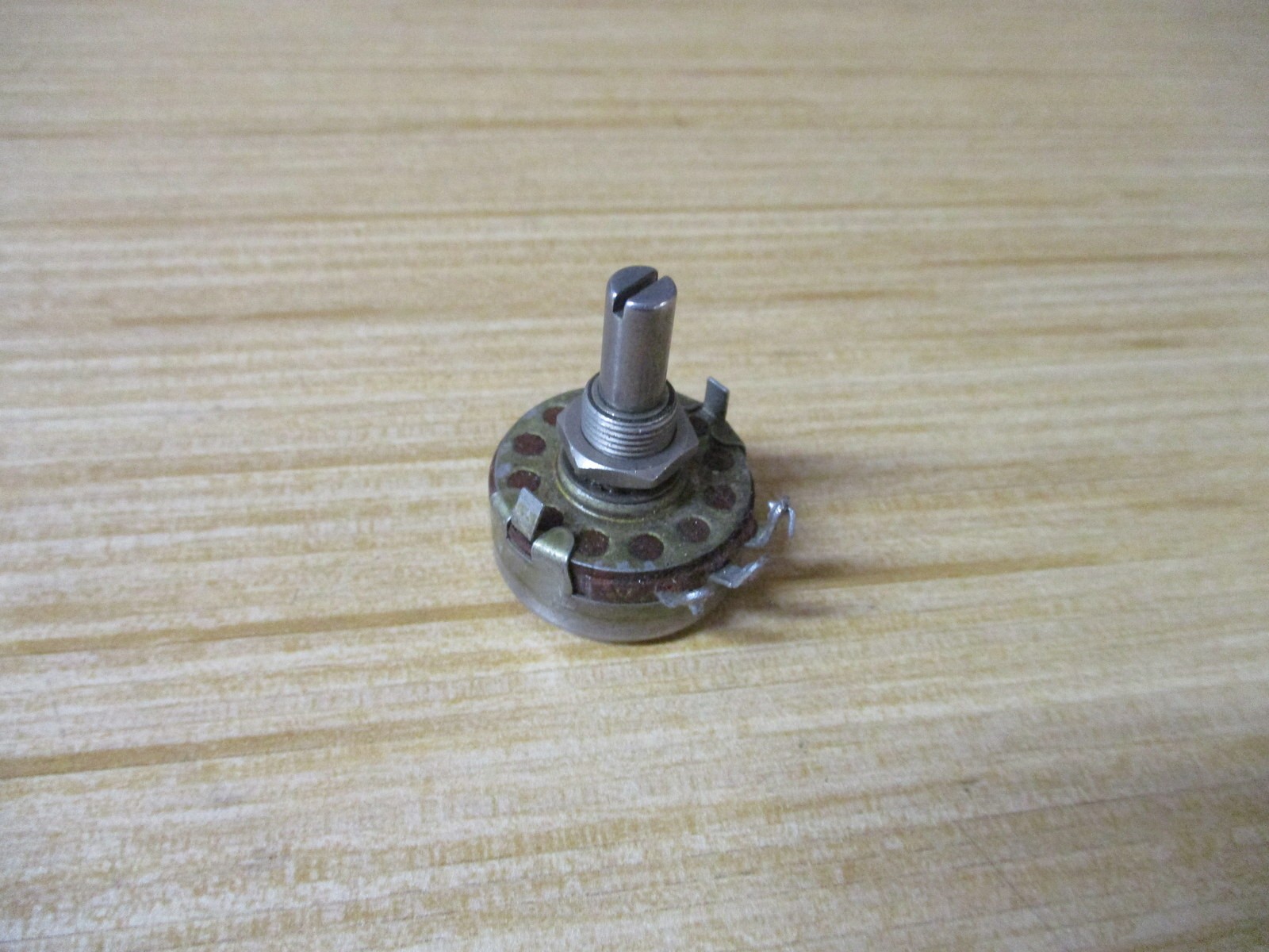 Allen Bradley J2N056S254UA Potentiometer 0.25-Meg