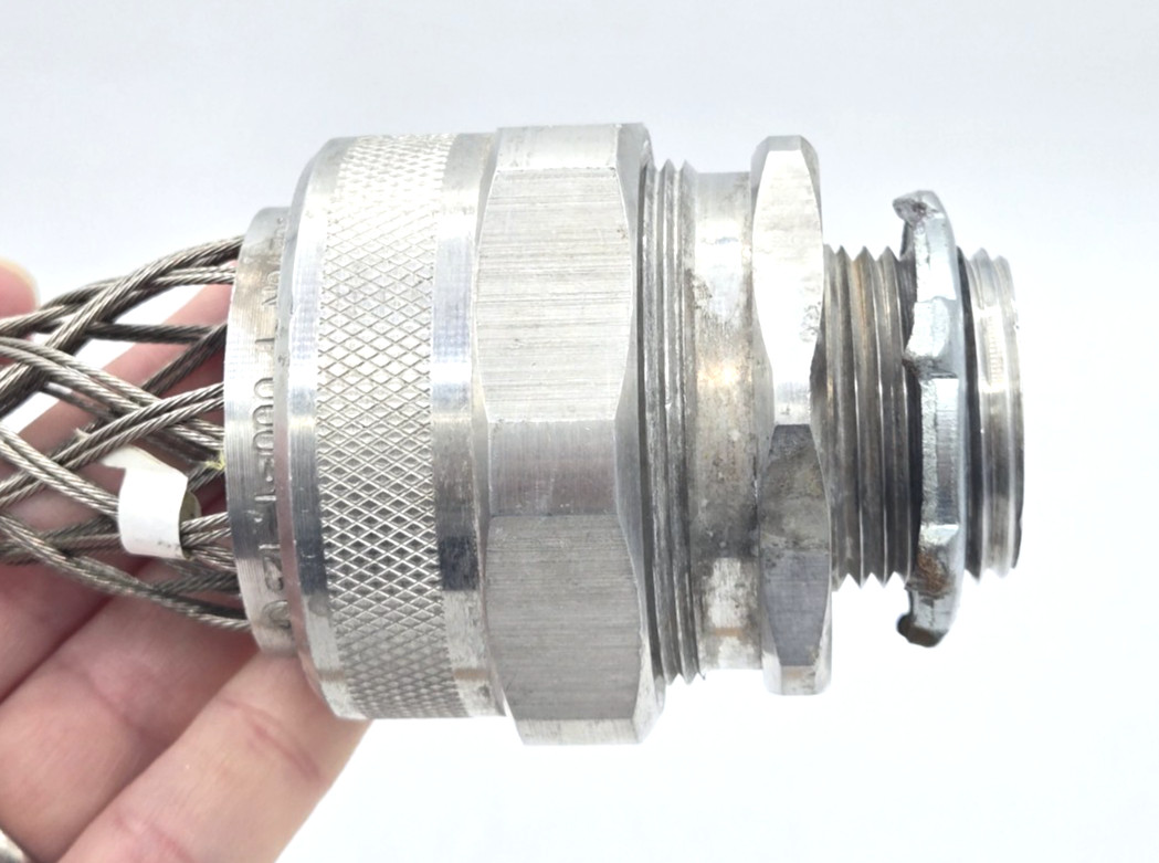 Woodhead 36270N Deluxe Cord Grips Strain Relief 1″ NPT 1.000-1.125″ Cable Dia