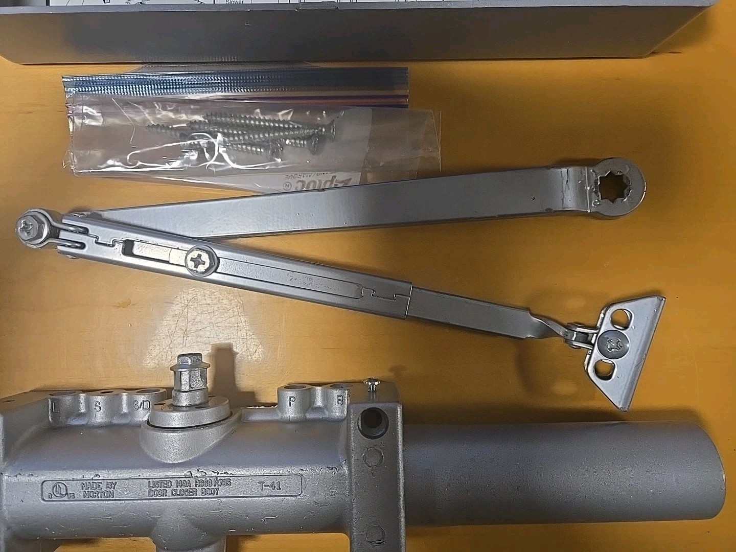 Norton 7500/Yale 4400 Hand Door Closer