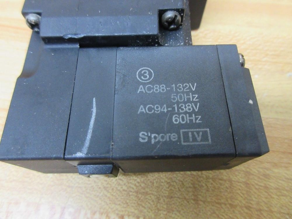 SMC NVFS3300-3FZ Solenoid Valve NVFS33003FZ Chipped Corner