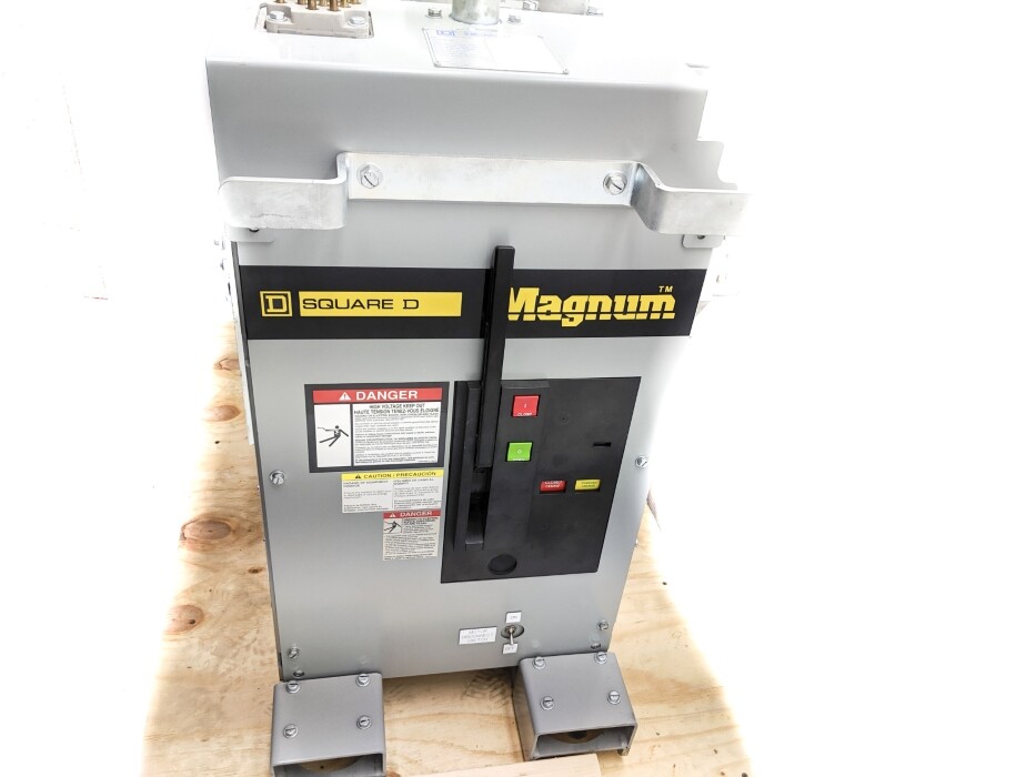 SQUARE D MAGNUM V5FK4233Y00 5GSB2-350-2000 REMAN