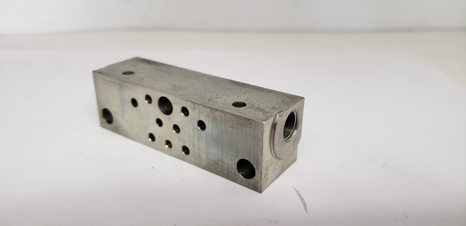 GRACO TRABON 527-000-311 NPSF INLET BLOCK, 3″ LONG, NNB