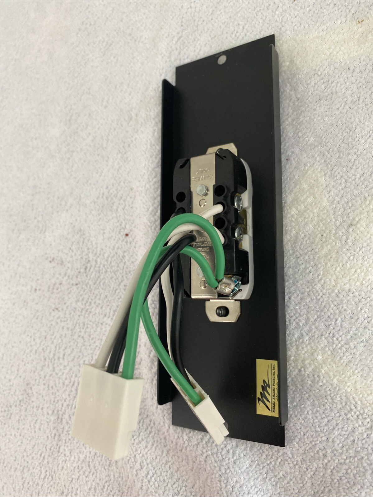 Middle Atlantic Products MPR 15A AMP Duplex Module Model # M-15 ( 115 V/15A/60Hz