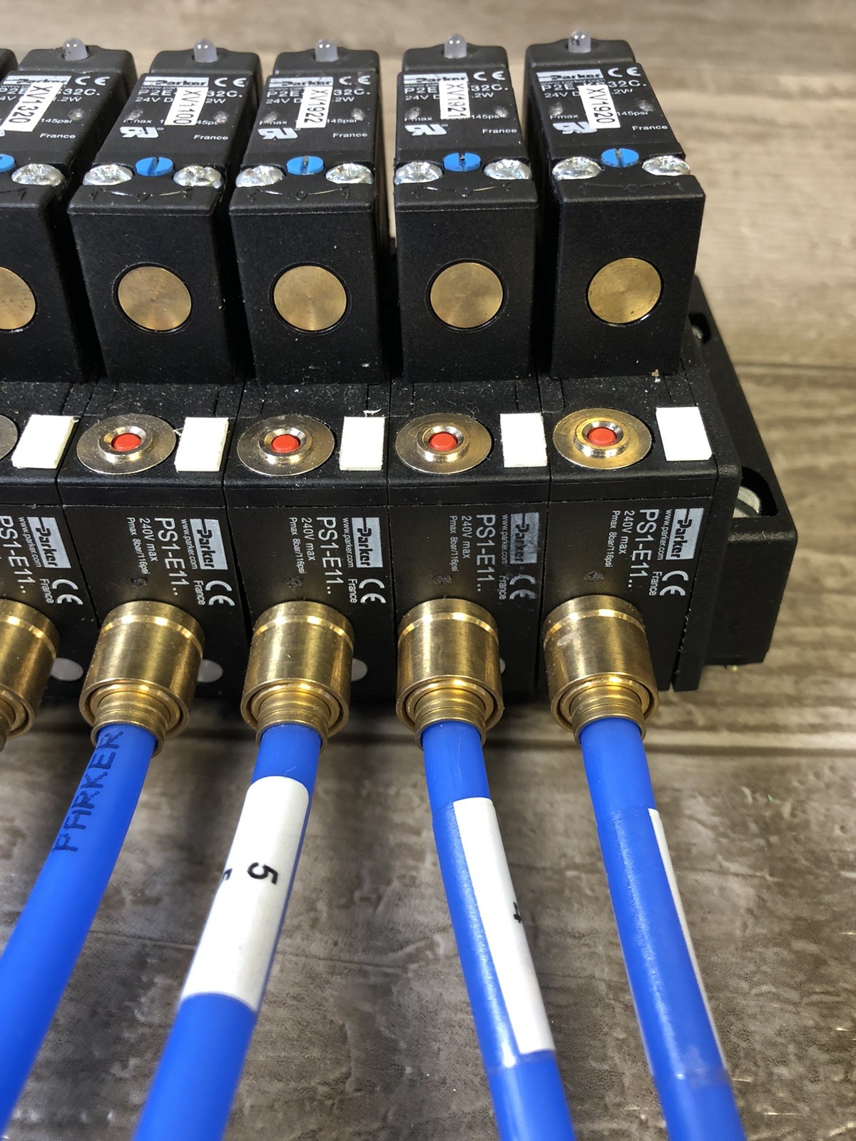 Parker PS1-E11.. Pneumatic Modular Valve P2E-KS32C 24V DC (LOT OF 13)