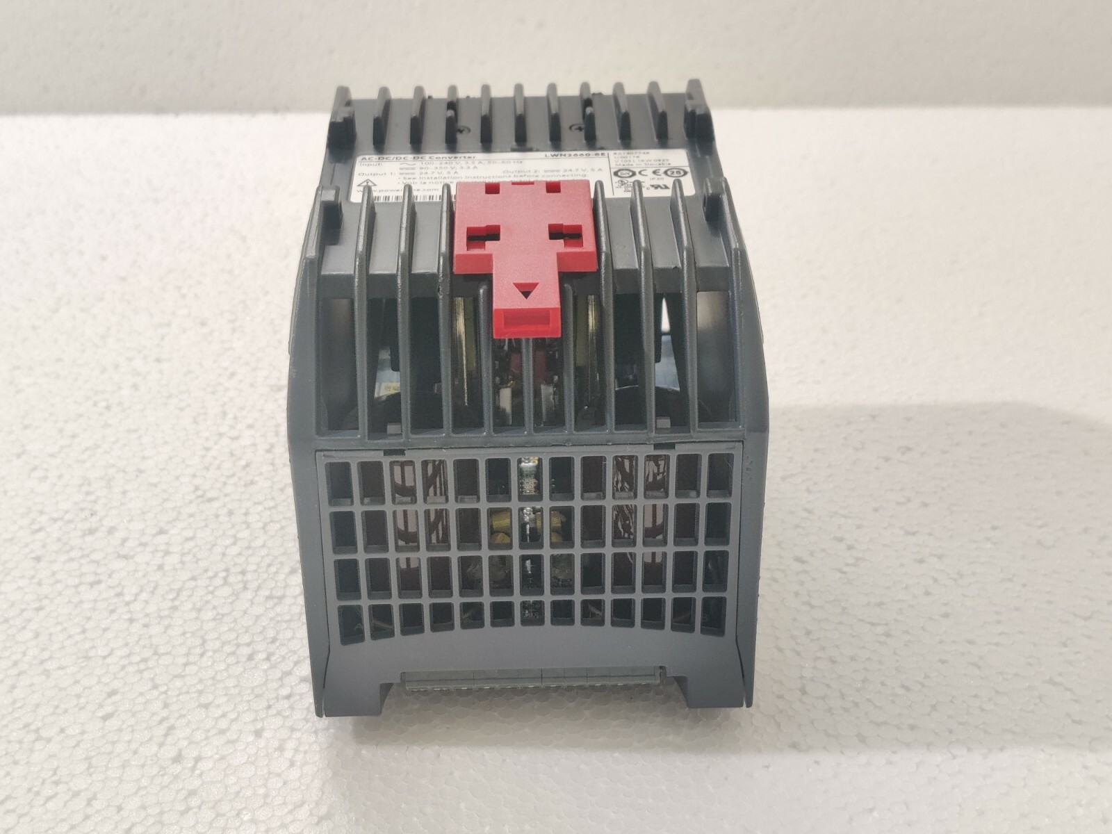 Power-One LWN2660-6E AC-DC/DC-DC Converter 100-240v, 3.5a / 24.7V, 5a