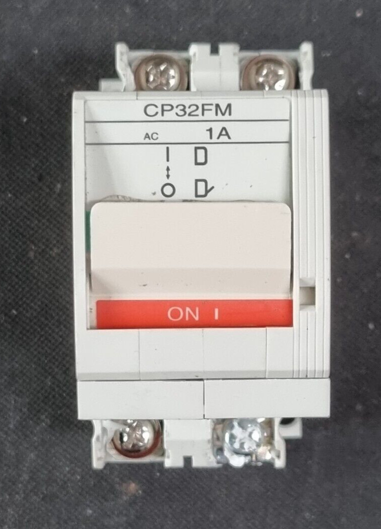 FUJI ELECTRIC CP32FM CP32FM/1D CP32F-M001 1A CIRCUIT BREAKER (R1S9.8B1)