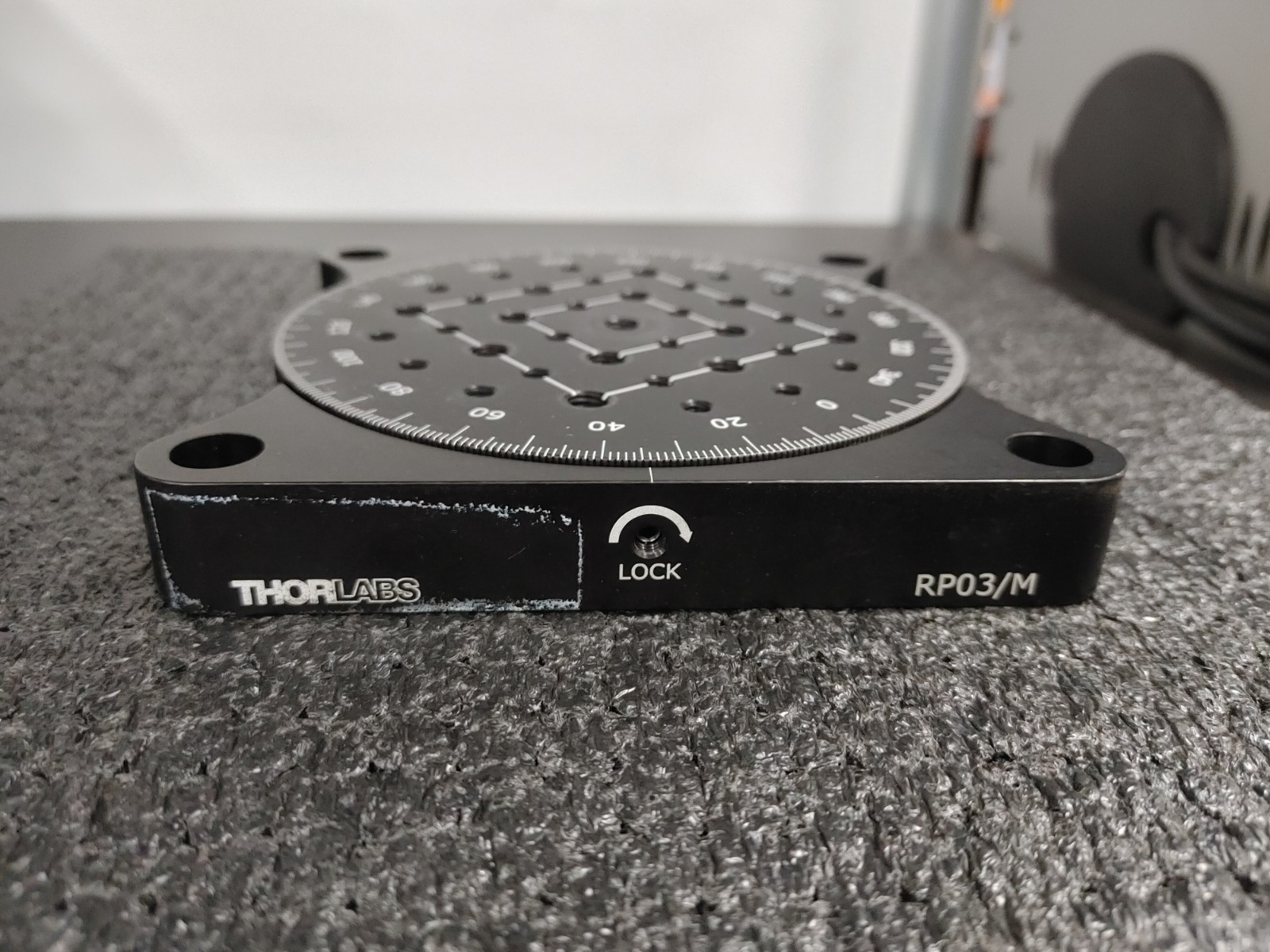 NEWPORT RP03/M Ø4.3″ Metric Manual Rotation Stage