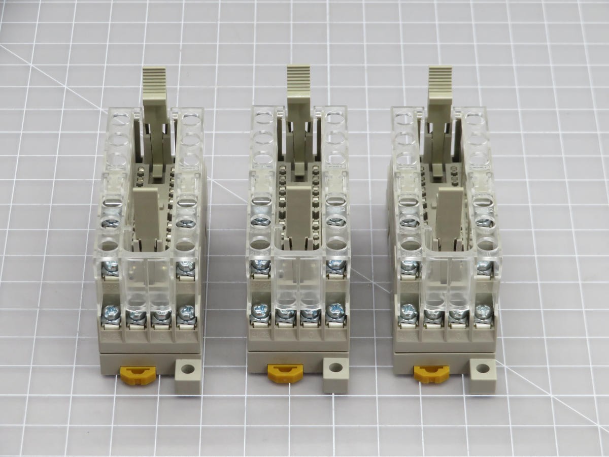LOT OF 3 OMRON P7SA-14F-ND DC24 RELAY SOCKET T203969
