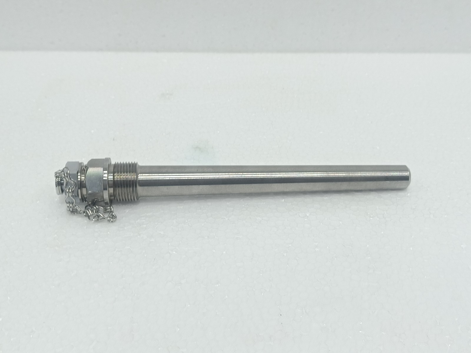 STAINLESS STEEL THERMOWELL WITH THREADED CONNECTION AND PROTECTIVE CAP – 1/2 NPT