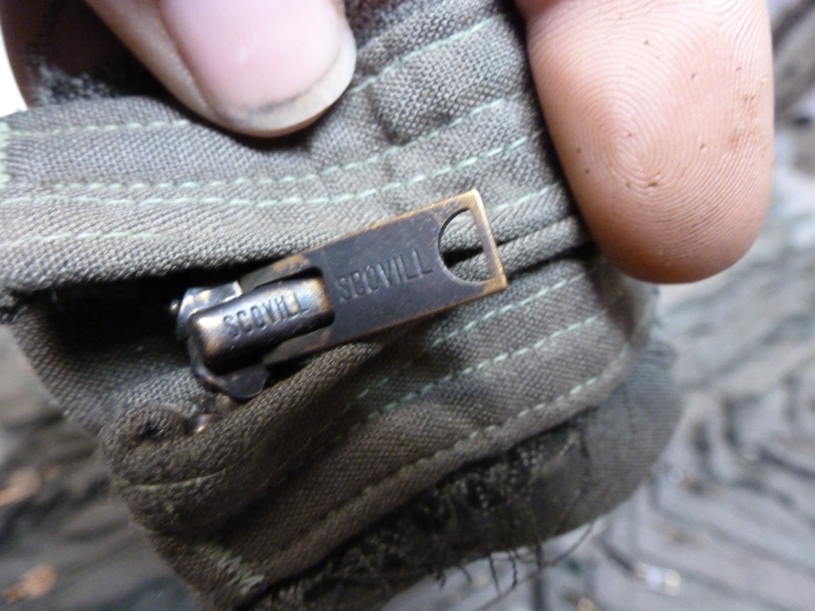 USED Lot of 18 SCOVILL & 11 YKK BRASS Military Green HD Zippers ~26″ 9″ 7″ 6″ 4″