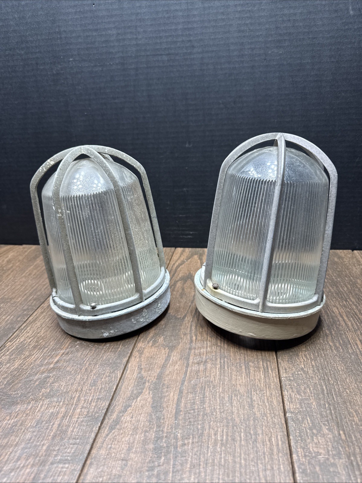 UNBRANDED INDUSTRIAL EXPLOSION PROOF CAGED RIBBED GLOBE LIGHTS Lot Of 2