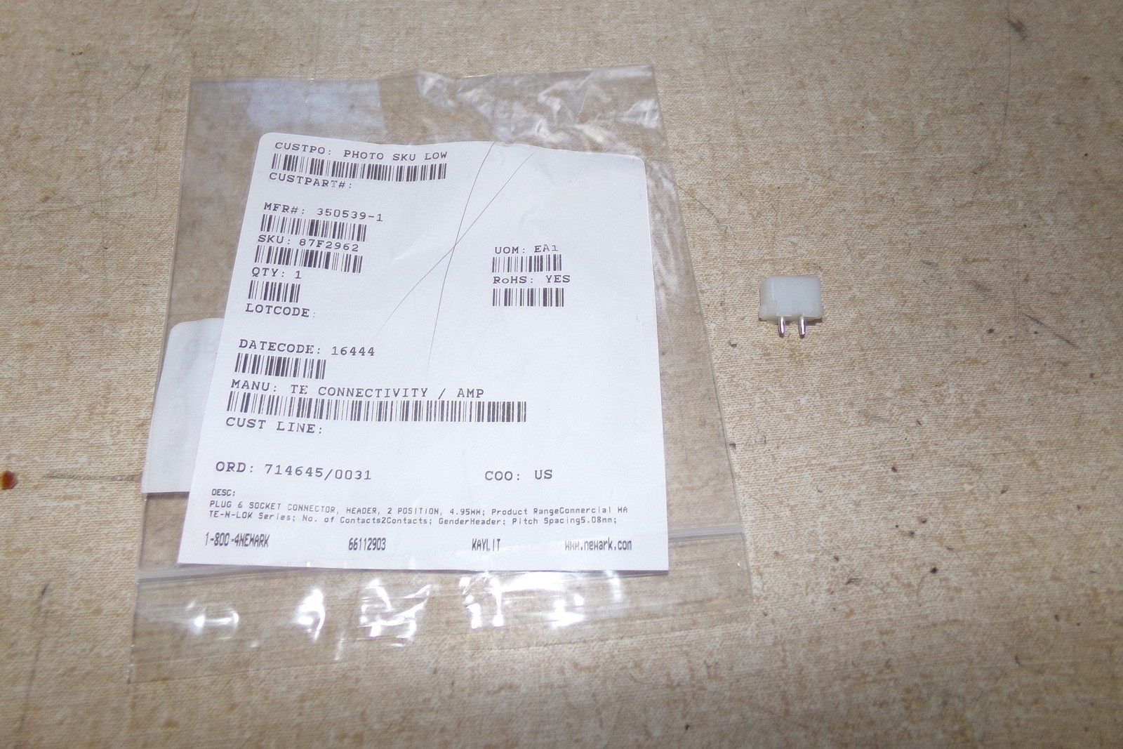 NEW TE Connectivity/AMP 350539-1 Plug and Socket Connector Header 2-Position