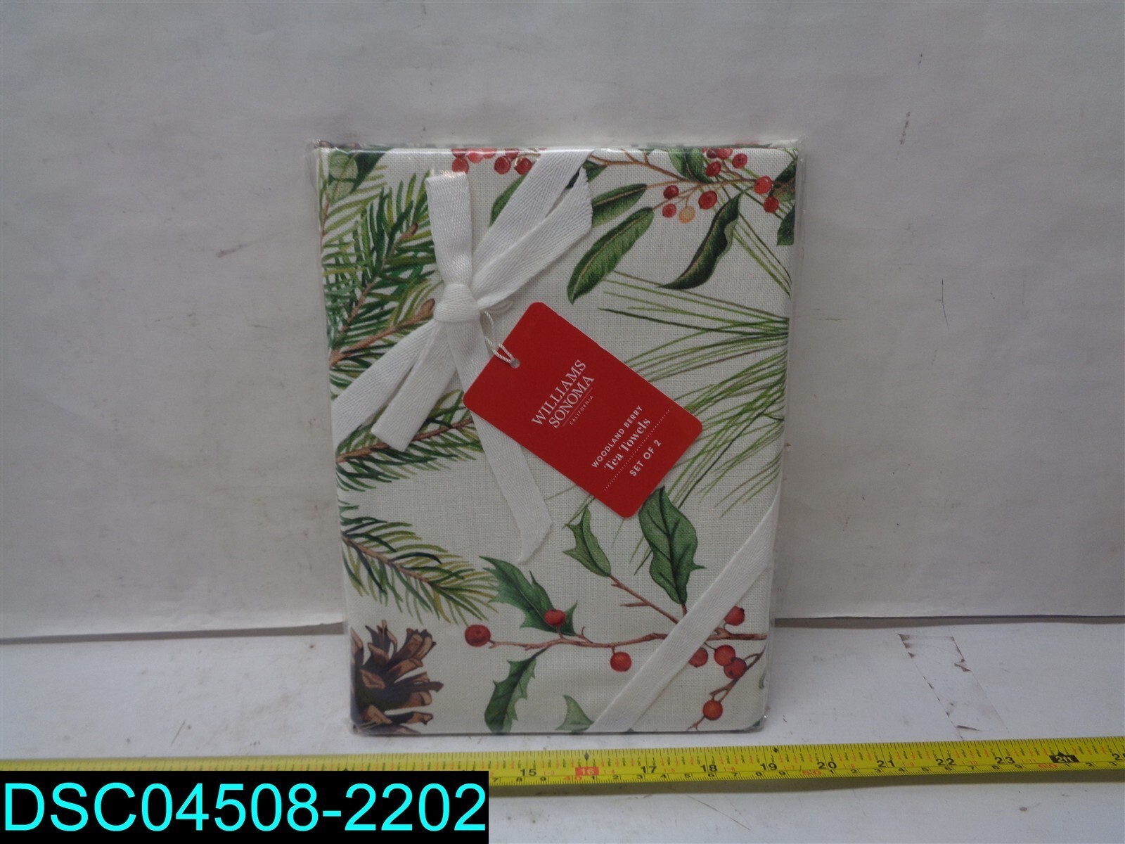 QTY=2: Williams Sonoma Tea Towels