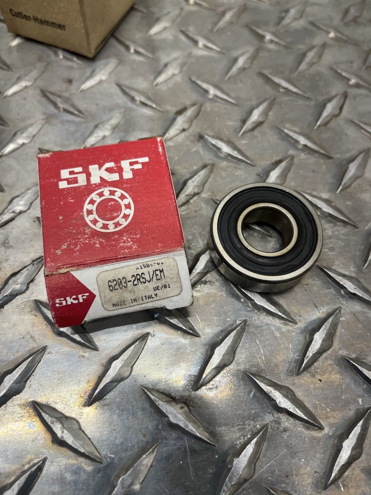 SKF 6203-2RSJ/EM RADIAL BALL BEARING