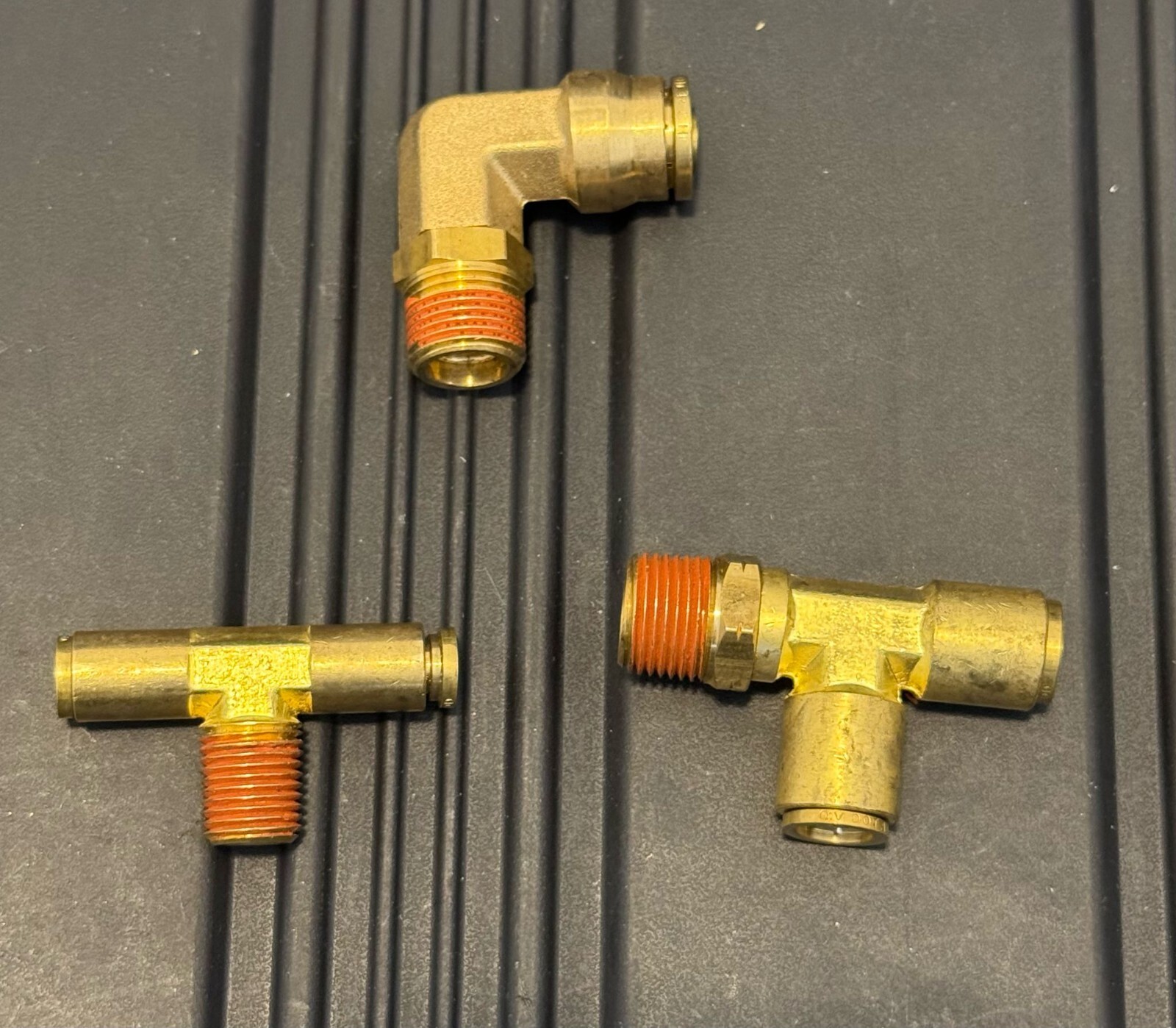 push-in fittings: 1 X 1/2” male elbow, 1 X 3/8” male Run Tee and 1 X 1/4” Union