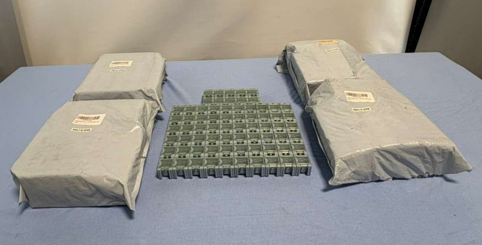 *LOT OF 400* Electronic Component Blue Storage Box SMT SMD Part X001REHEEJ