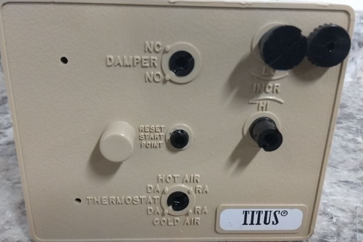 Titus CSC-3004 3-1/2 In Overall Width Reset Volume Controller
