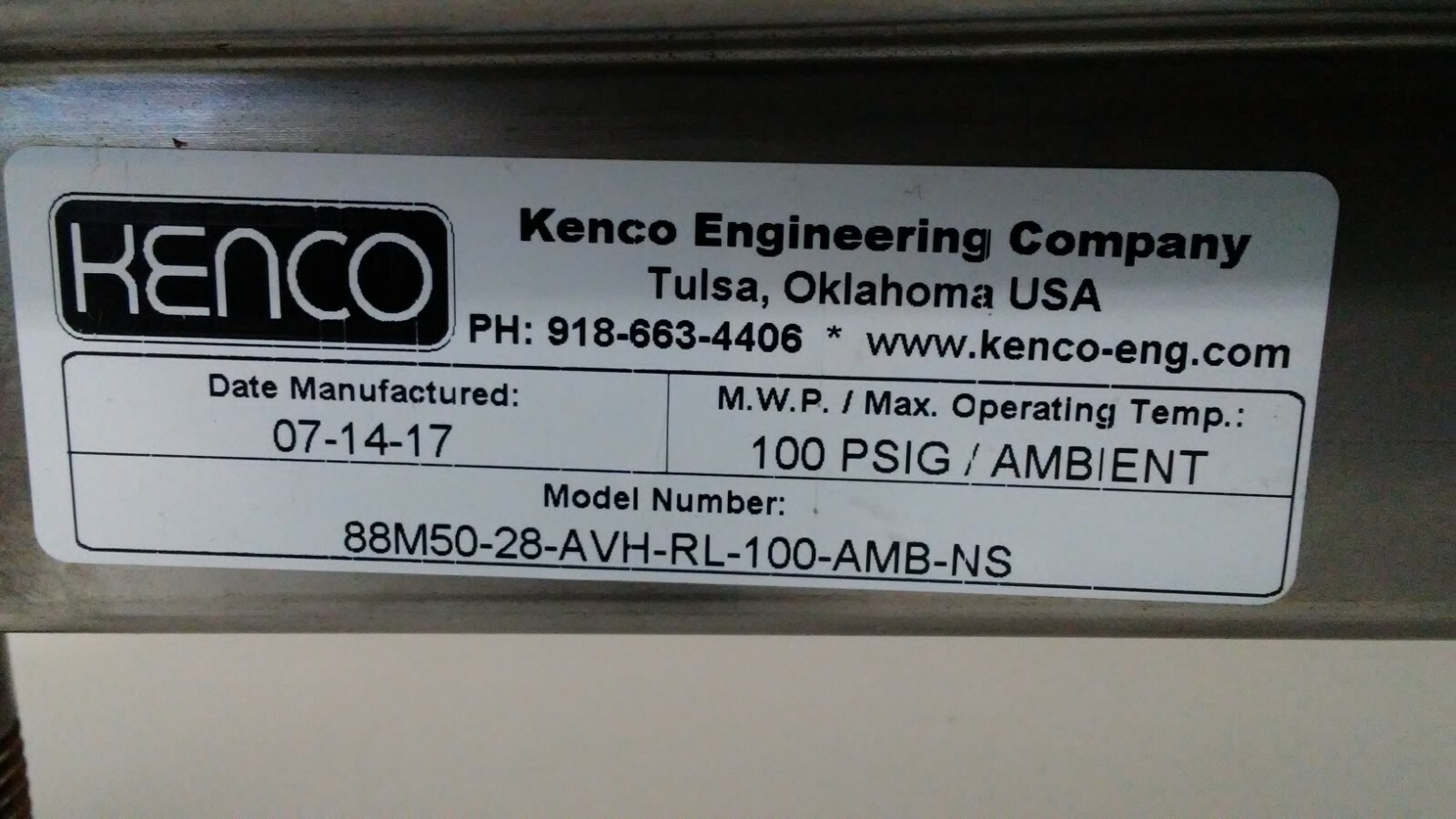 NIB! KENCO 100-PSIG 0-26″ AMBIENT FLOW METER GAUGE 88M50-28-AVH-RL-100-AMB-NS