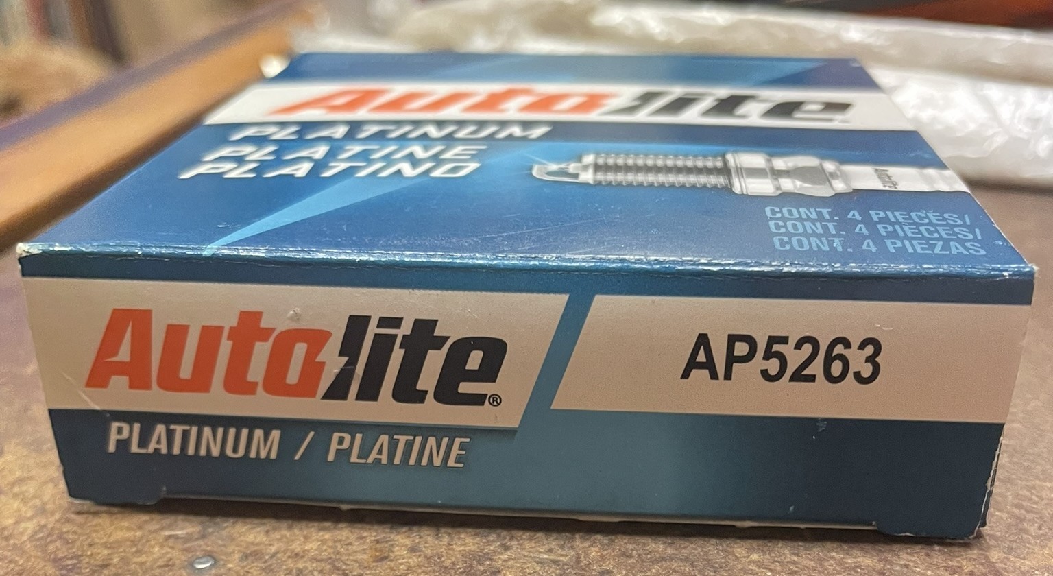 Pack of 4 – Autolite Platinum Spark Plugs – P/N:  AP5263 (NOS)