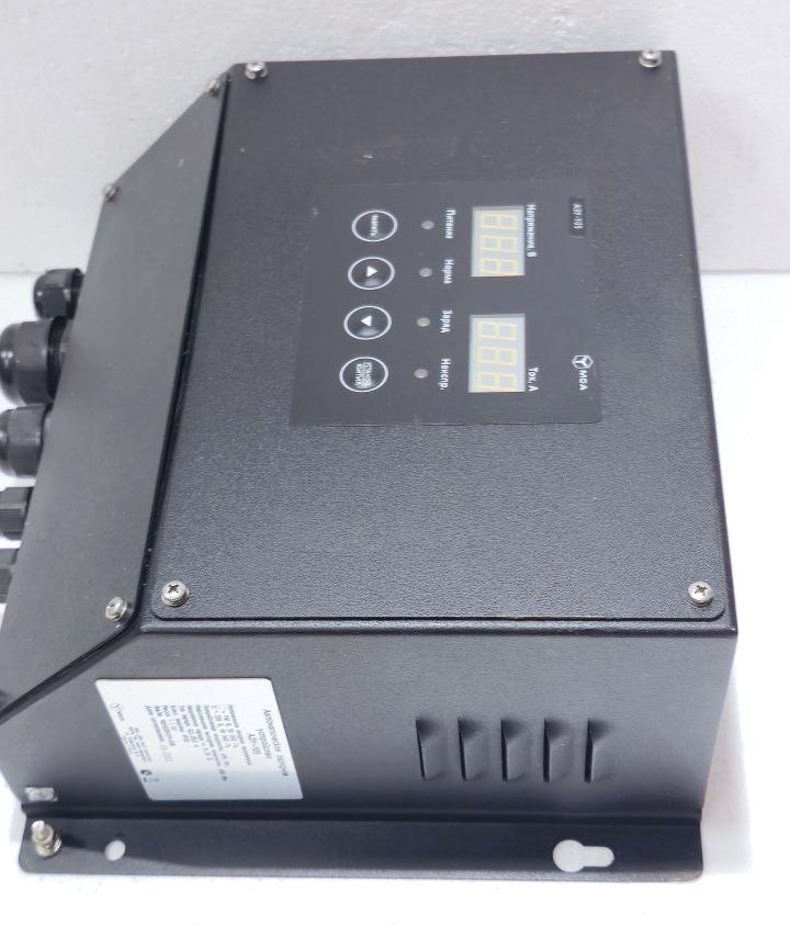MCA UNICOUNT AUTOMATIC CHARGER A3Y 105 20A 220V 50-60HZ 20.0AMP 1051220131-038