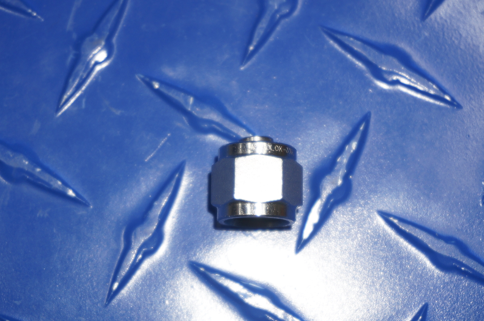 GYROLOK 1/4″ FEMALE TUBE PLUG FITTING 316 SST 4P316