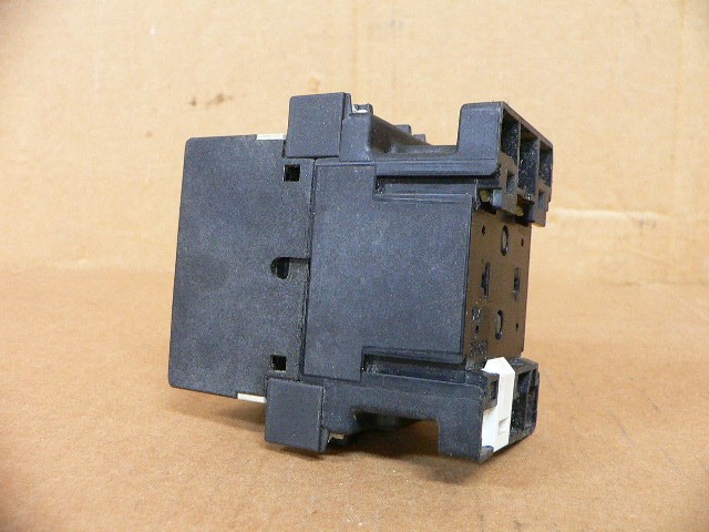 Klockner Moeller Dil00m Contactor 3P 20A 24V