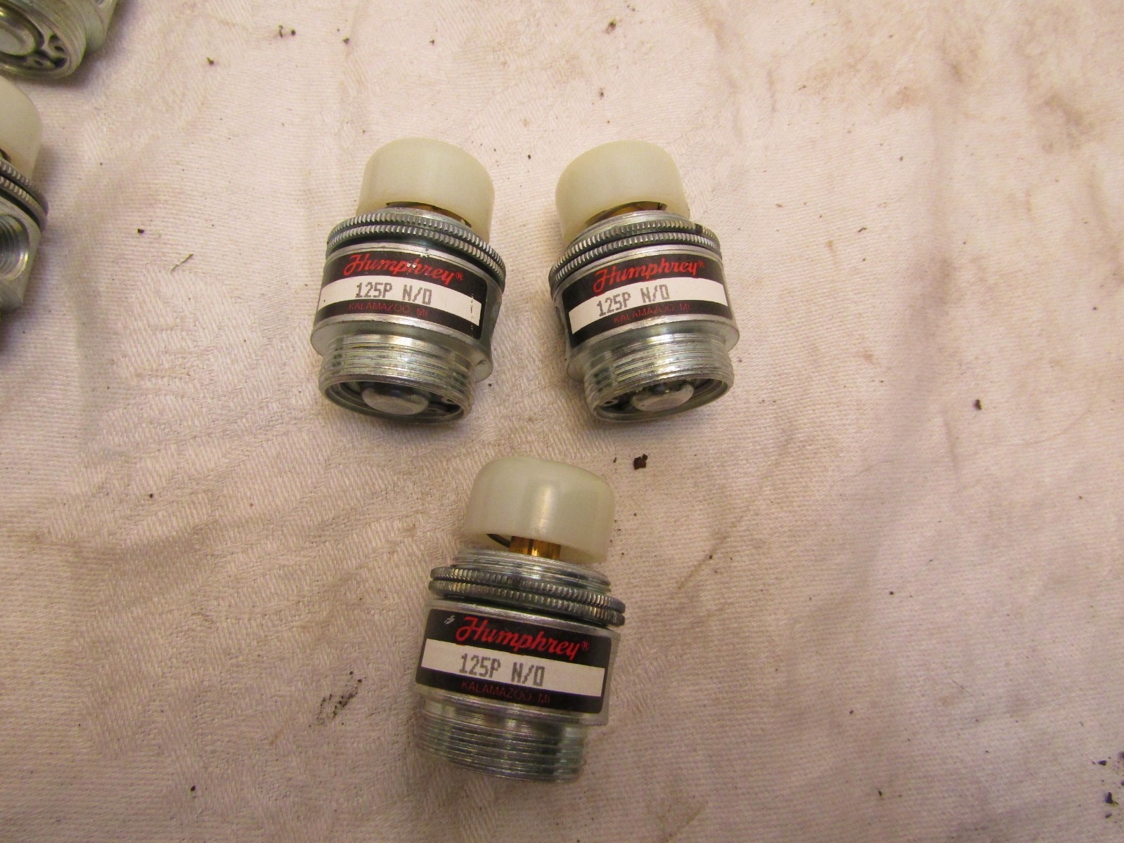 Lot of (8) Humphrey 125P N/O Pneumatic Directional Valve