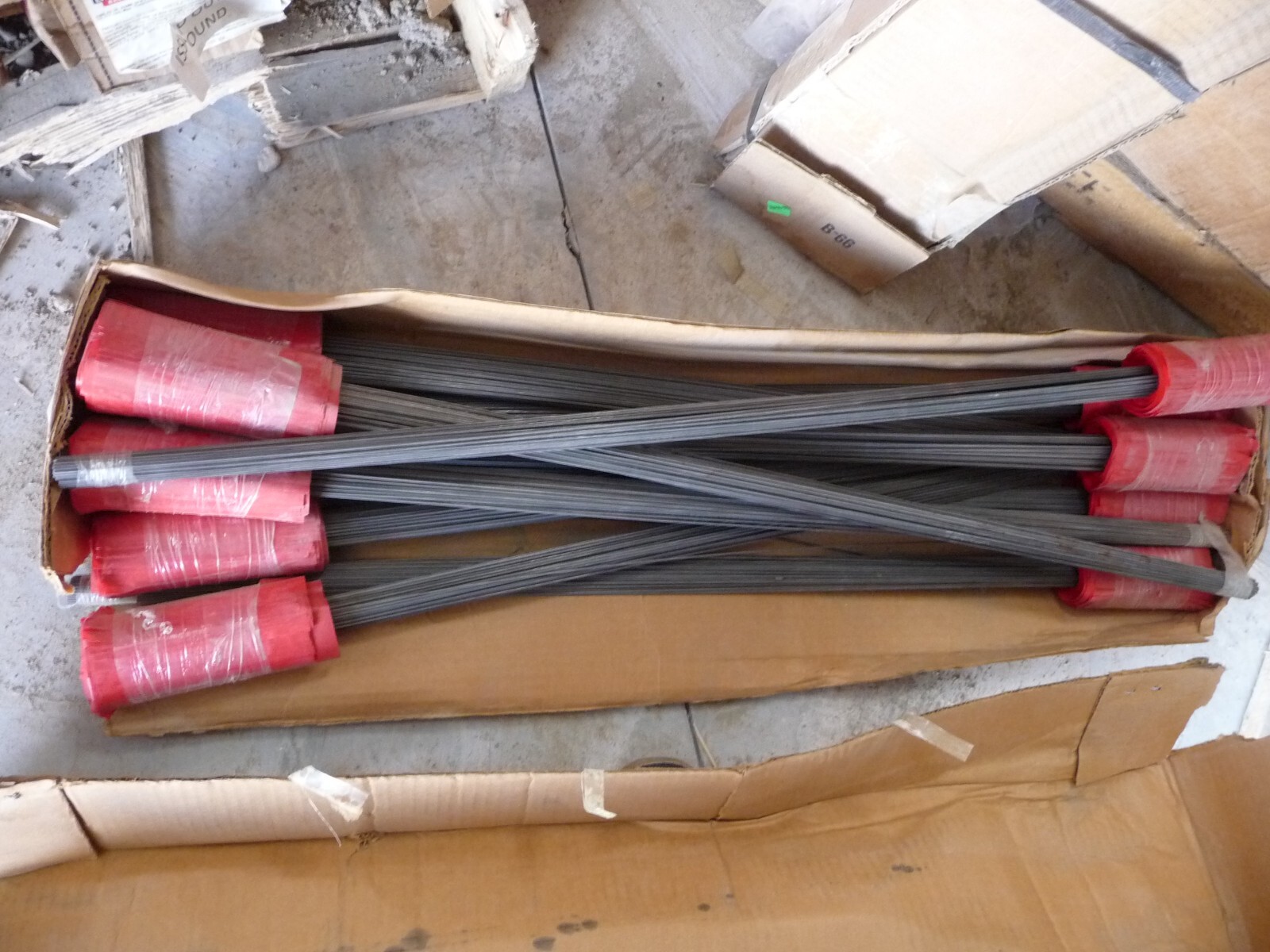 RED Marking Flags 1000 Pack – 5×8-Inch Marker Flags – 36-Inch Wire