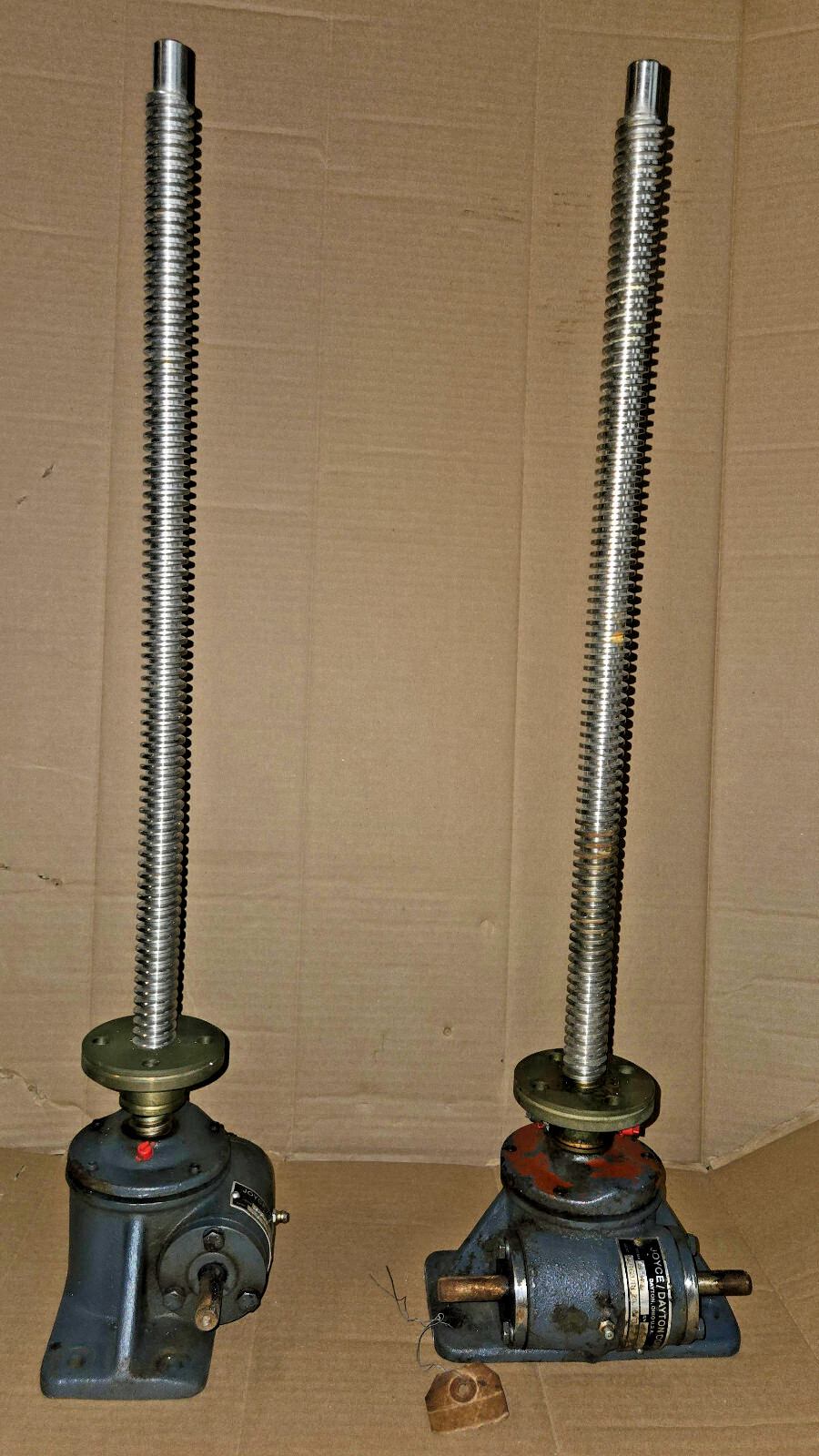 Joyce Dayton 28″ Screw Jacks Set of 2, Unused old stock,