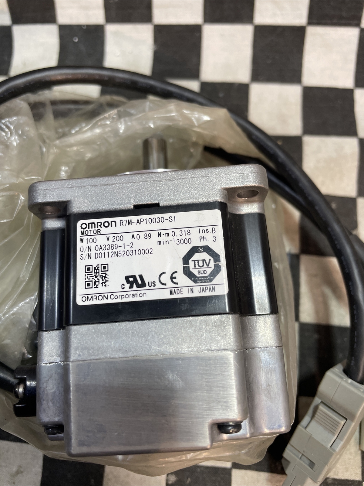 OMRON R7M-AP10030-S1, R7MAP10030S1, Servo Motor, SHIPSAMEDAY#1630P4