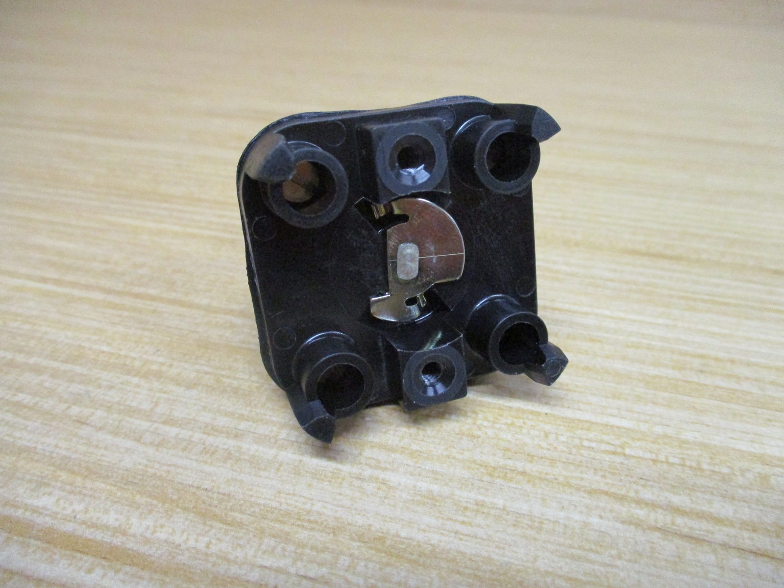Allen Bradley 800T-KD Pushbutton 800TKD Black 800T-KD2