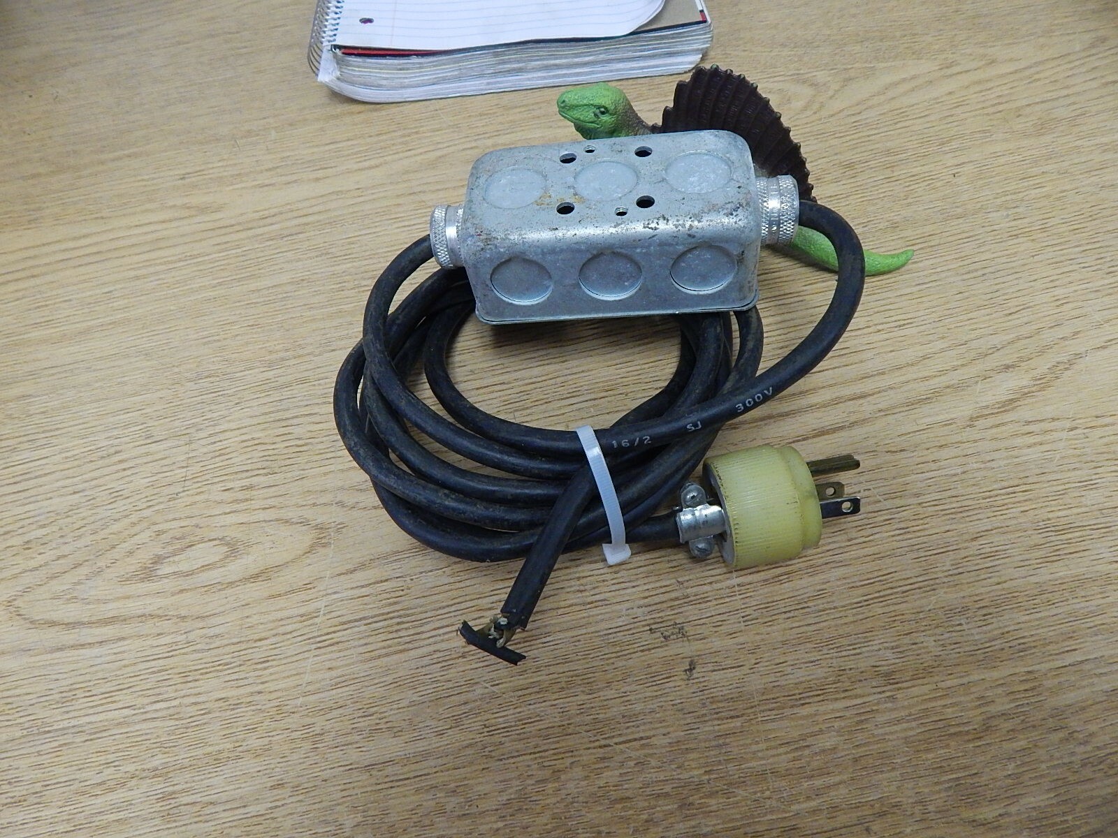 Slater 277V 15A 120V 16/2 Cord w/ Light Switch *FREE SHIPPING*