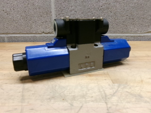 TOYOOKI HD1-2W-BgA-025A-WYD SOLENOID DIRECTIONAL VALVE