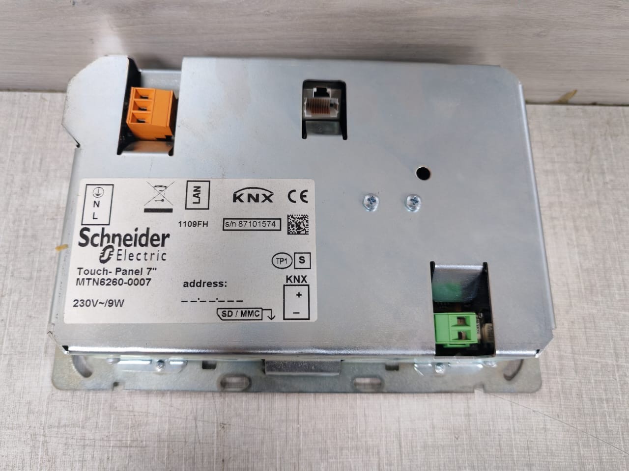 SCHNEIDER ELECTRIC MTN6260-0007 TOUCH PANEL 6″