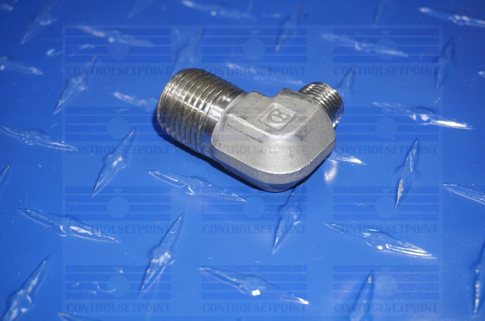 HY-LOK 3/8″ TUBE TO 1/2″ NPT ELBOW MALE TO MALE 316 SST CLMA6-8N-S316