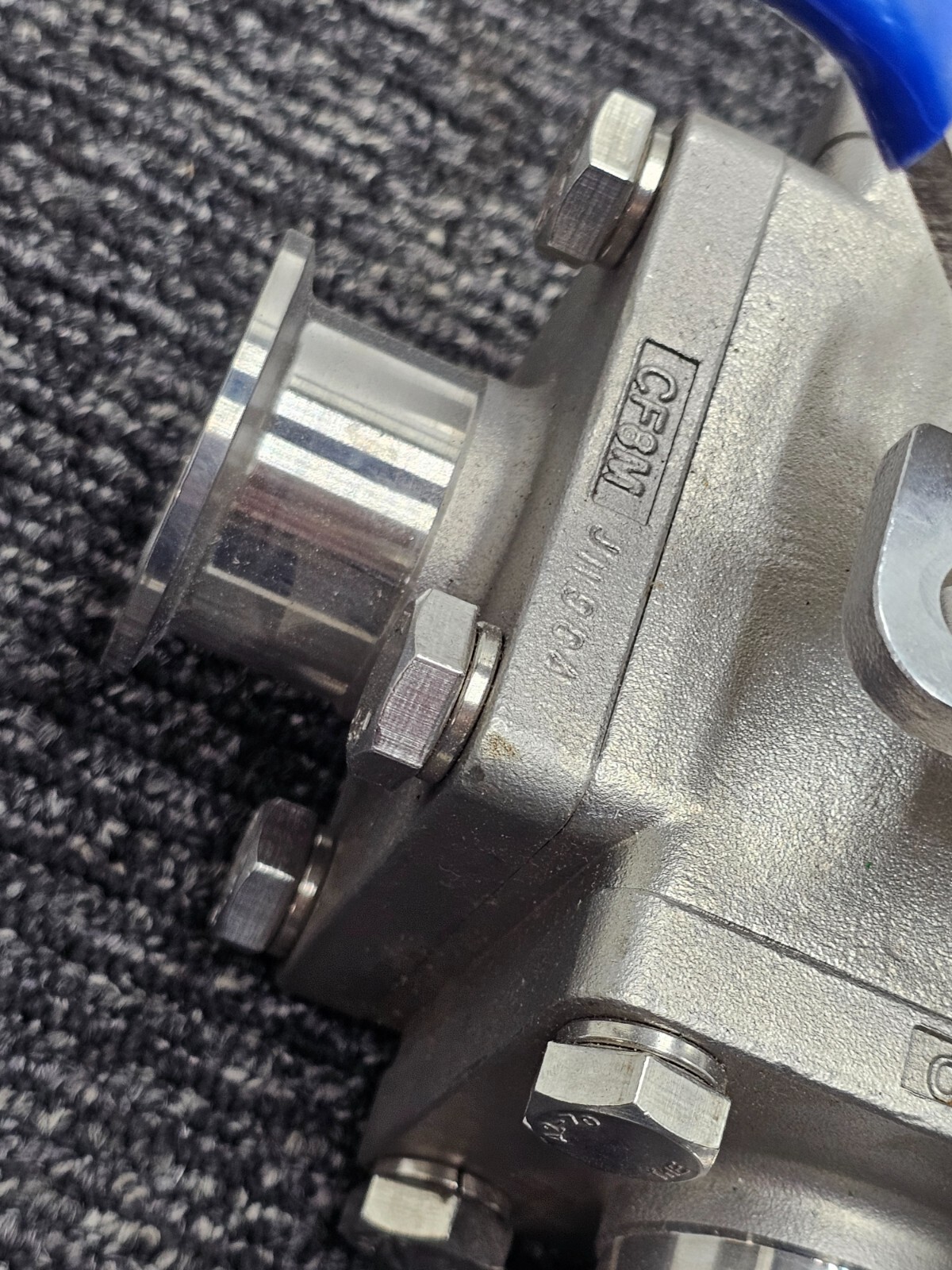 Ball Valve Flange Vacuum 1-1/2″ CF8M, 1000 WOG Blue Handle