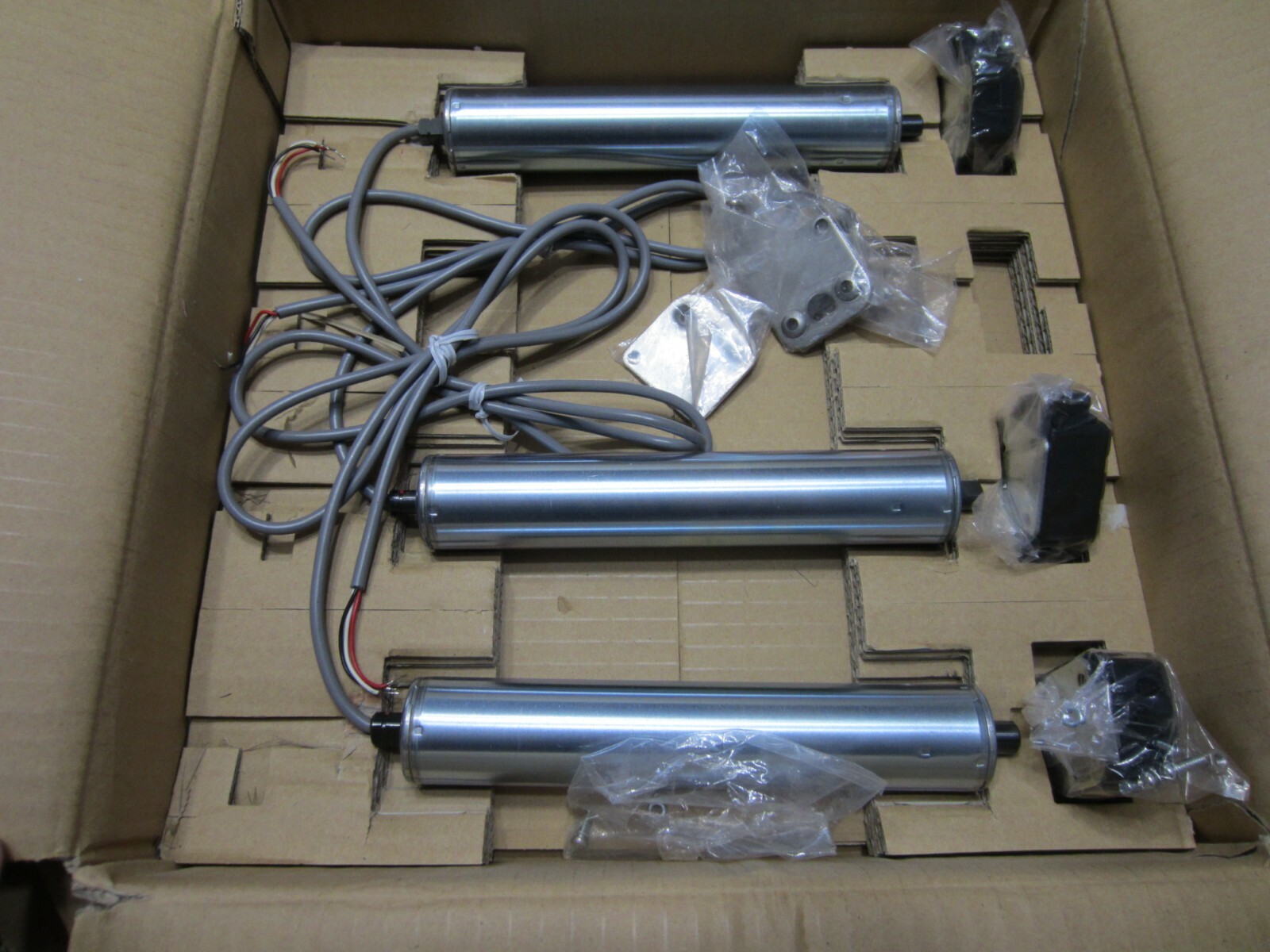 3 pcs New Itoh Denki PM380AU-15-200-3-200-C100 Power Moller Roller INCOMPLETE
