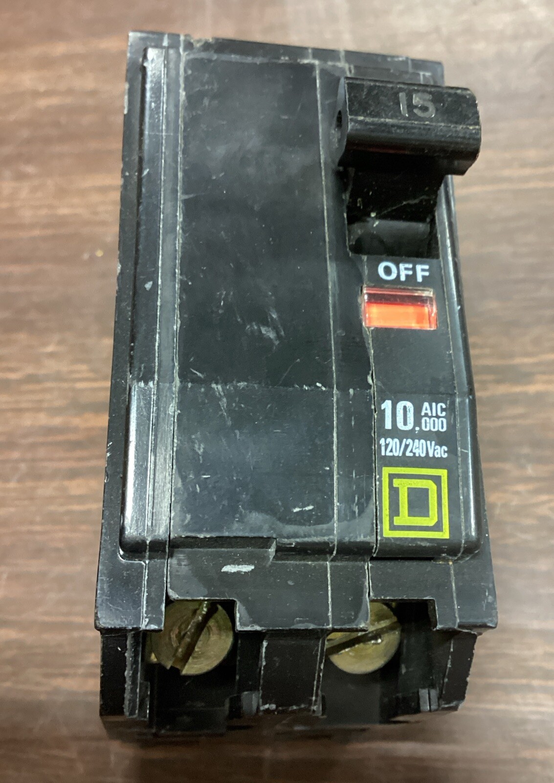 SQUARE D NE-3910 TYPE QO 2 POLE 120/240VAC 15A CIRCUIT BREAKER E40