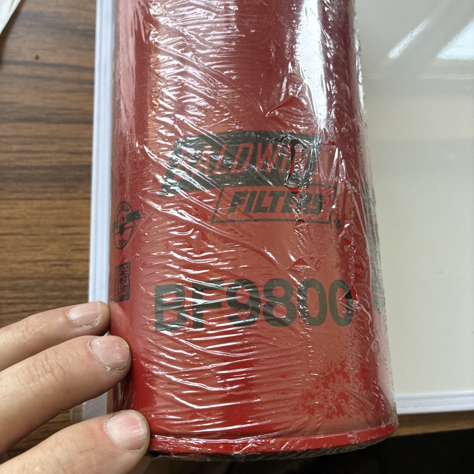 (1) Baldwin Filters Bf9800 Fuel Filter, 10-15/32X4-1/4X10-15/32 In Nos Oem