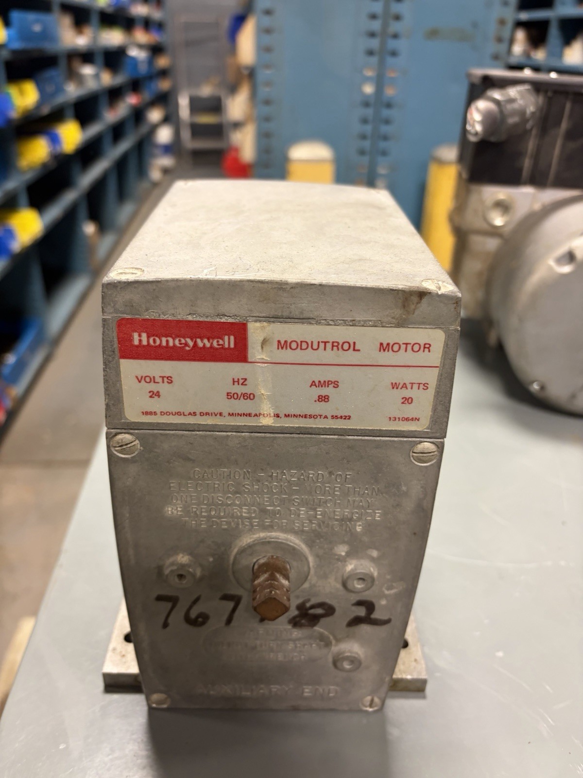 HONEYWELL M941A 1057 MODUTROL MOTOR 24V 50/60 HZ .88A 20W M941A10574 USED