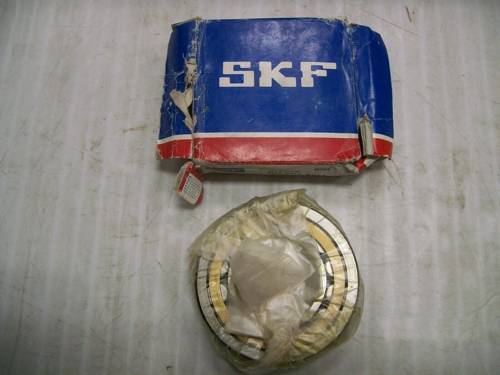SKF Explorer Cylindrical Roller Bearing NV207ECM 35mm ID 72mm OD 17mm Thick New