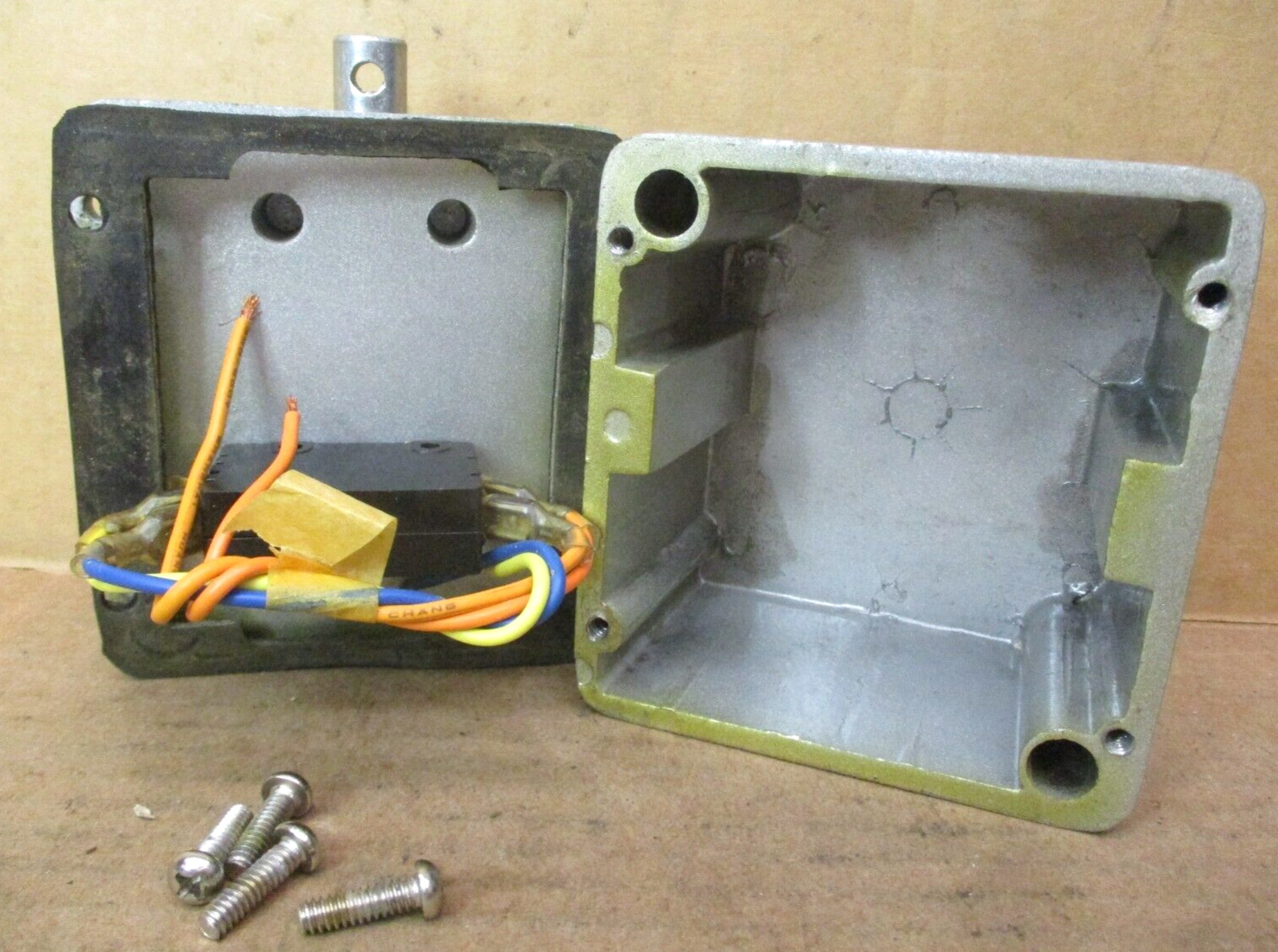 Cherry Elect. E19 Limit Switch in Enclosure 50110HM